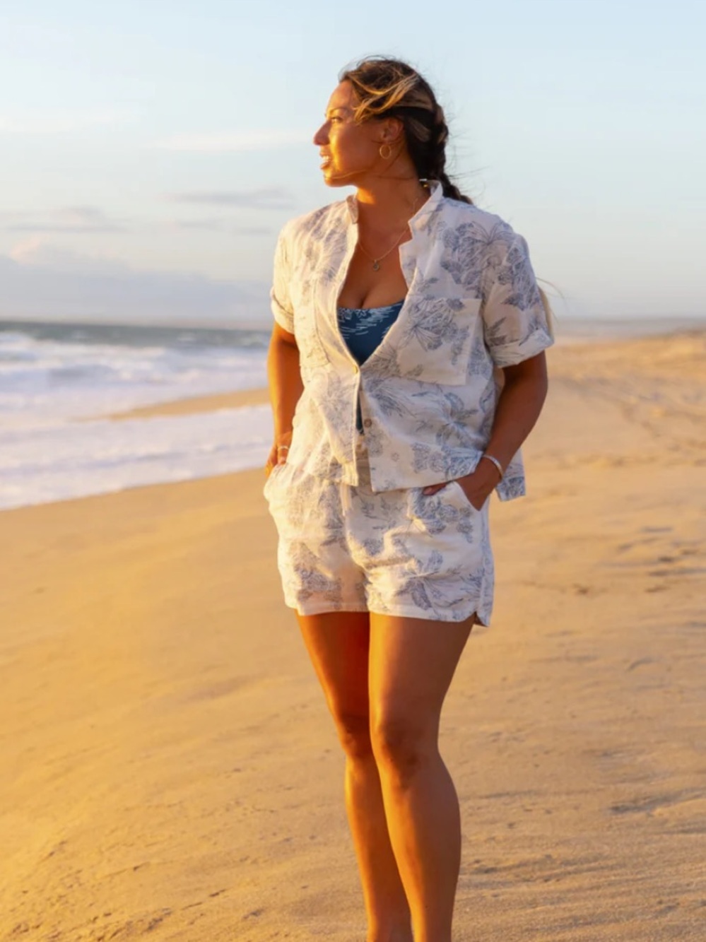 NWOT Carve Designs Luca Linen Shirt Birch Scenic Tropical Print Camp Shirt XS - Picture 7 of 7